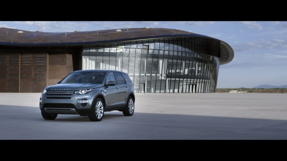 LR-Discovery-Sport-11