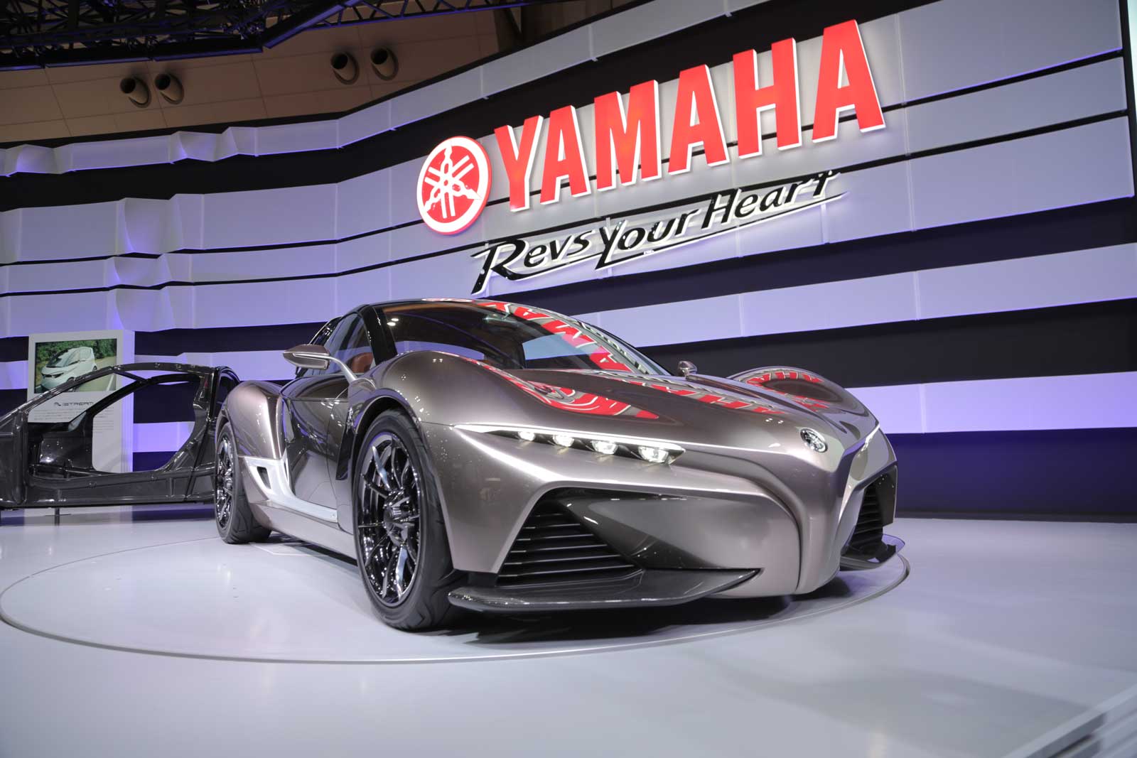 Yamaha-Sports-Ride-Concept-Front-03