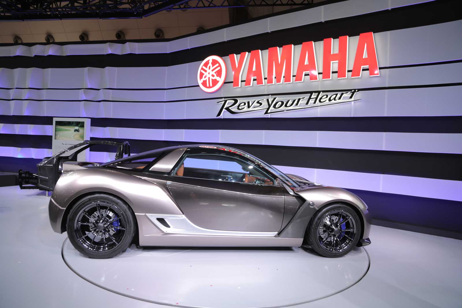 Yamaha-Sports-Ride-Concept-Side-01