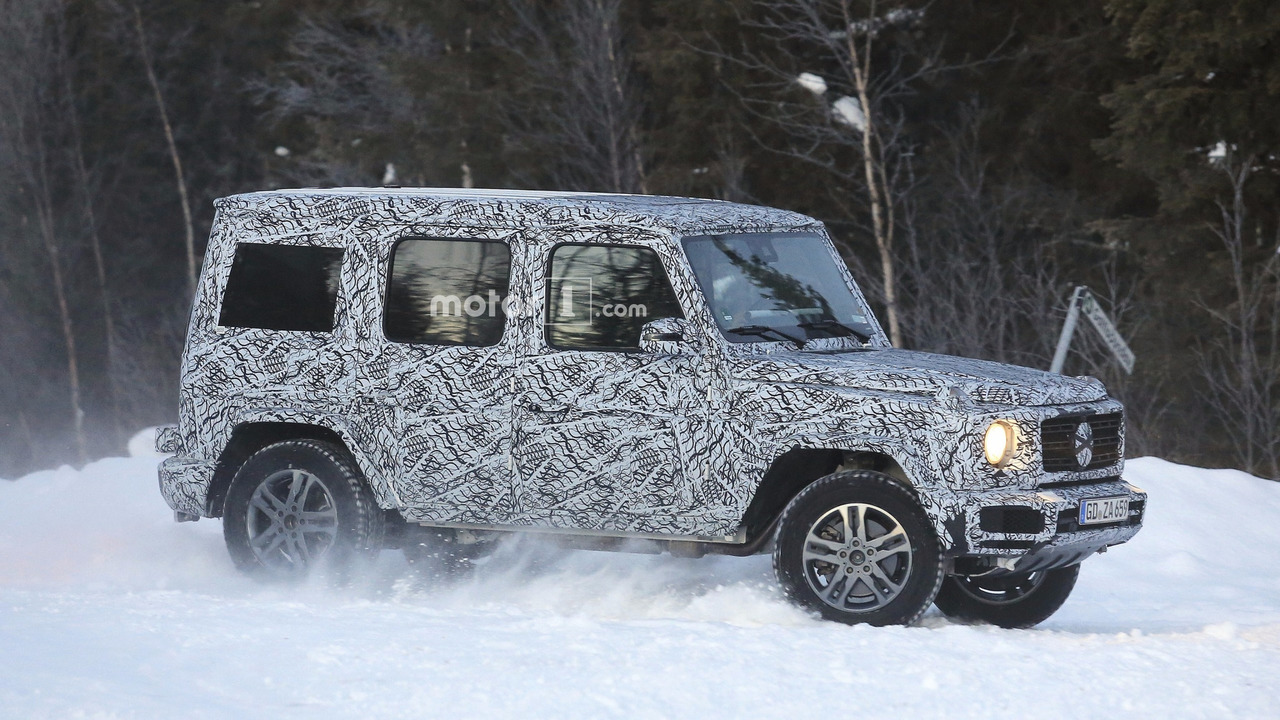 2018-mercedes-g-class-and-g63-spy-photo-1