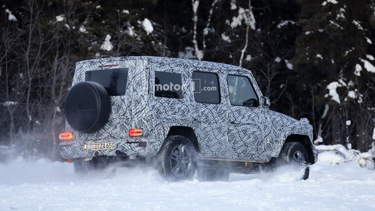 2018-mercedes-g-class-and-g63-spy-photo-2